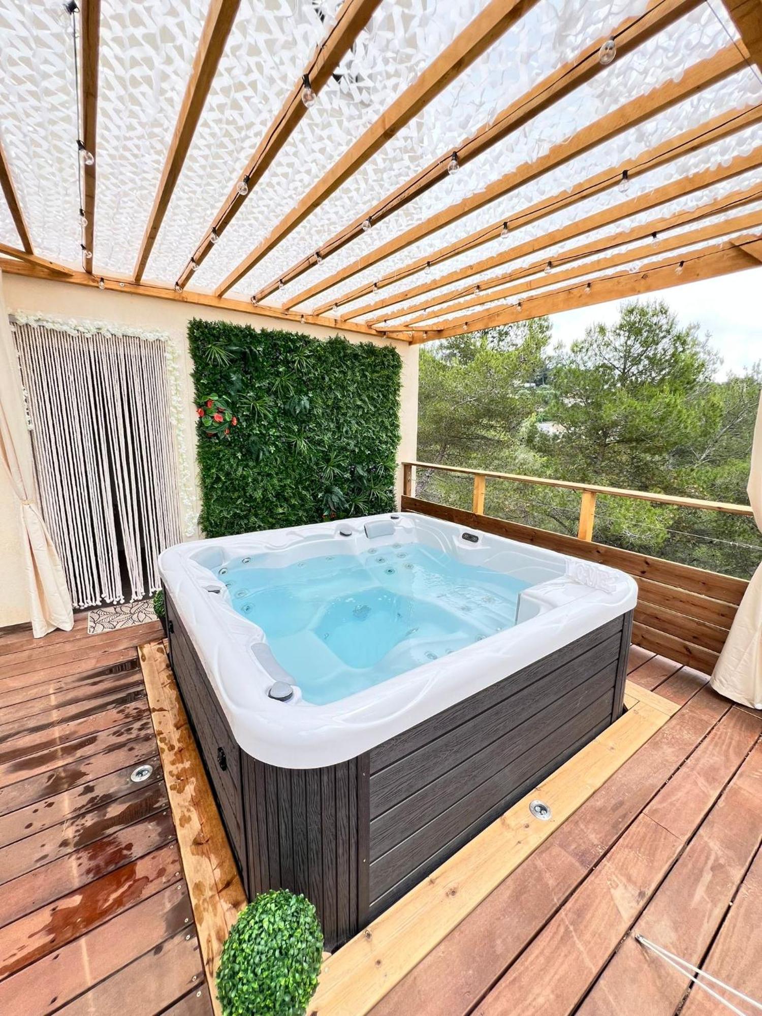 Love Room Tente Lodge Spa Mfg Chez C&C, Exclusivement Reservee Aux Adultes カンタロン エクステリア 写真