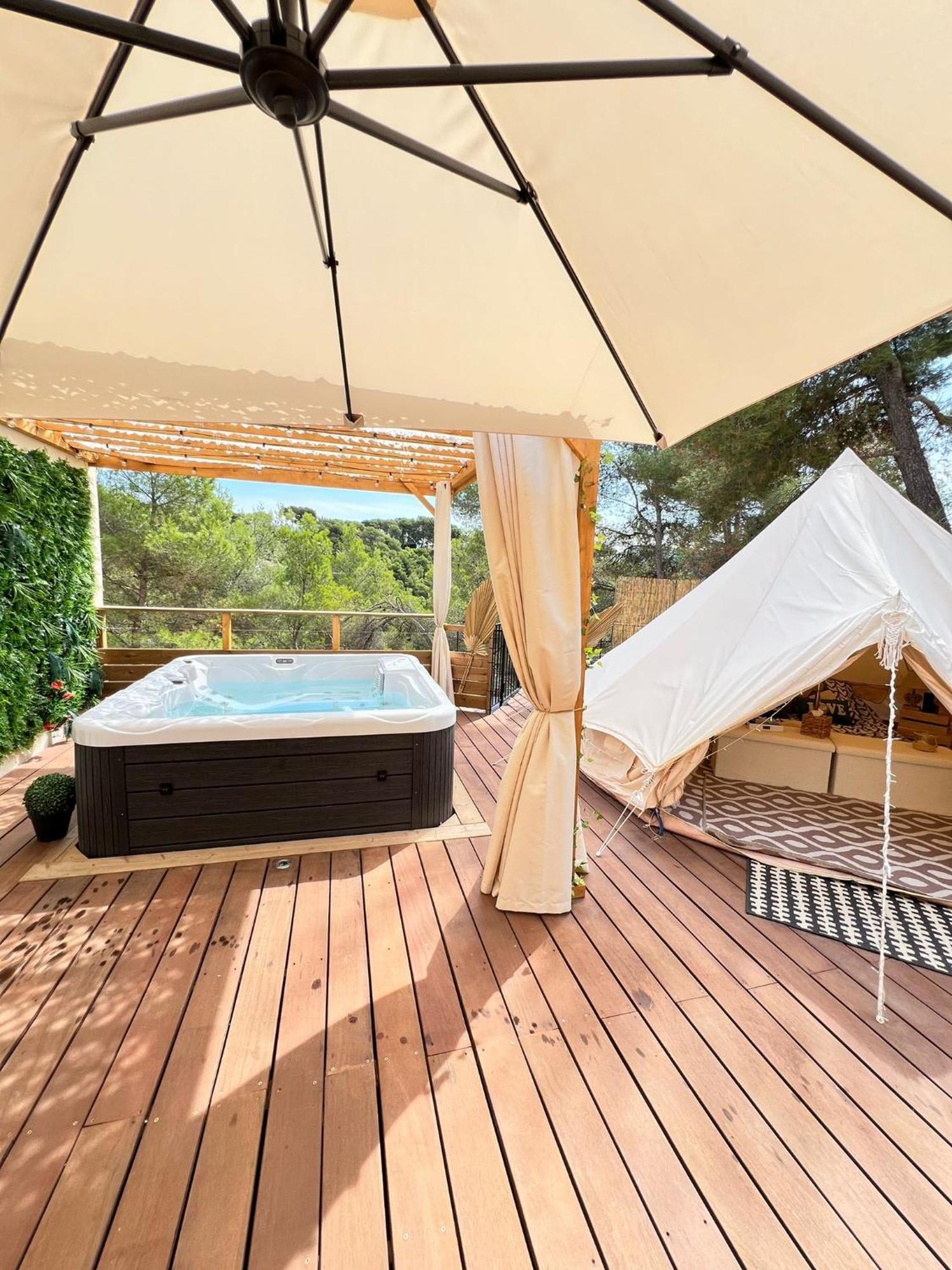 Love Room Tente Lodge Spa Mfg Chez C&C, Exclusivement Reservee Aux Adultes カンタロン エクステリア 写真
