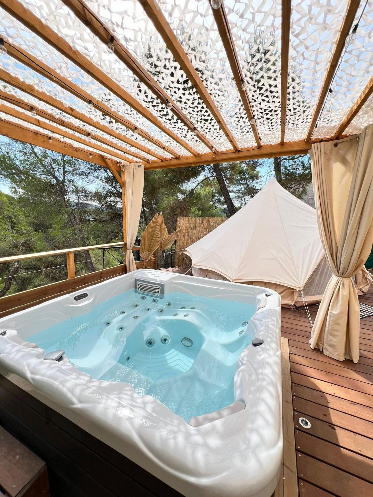 Love Room Tente Lodge Spa Mfg Chez C&C, Exclusivement Reservee Aux Adultes カンタロン エクステリア 写真