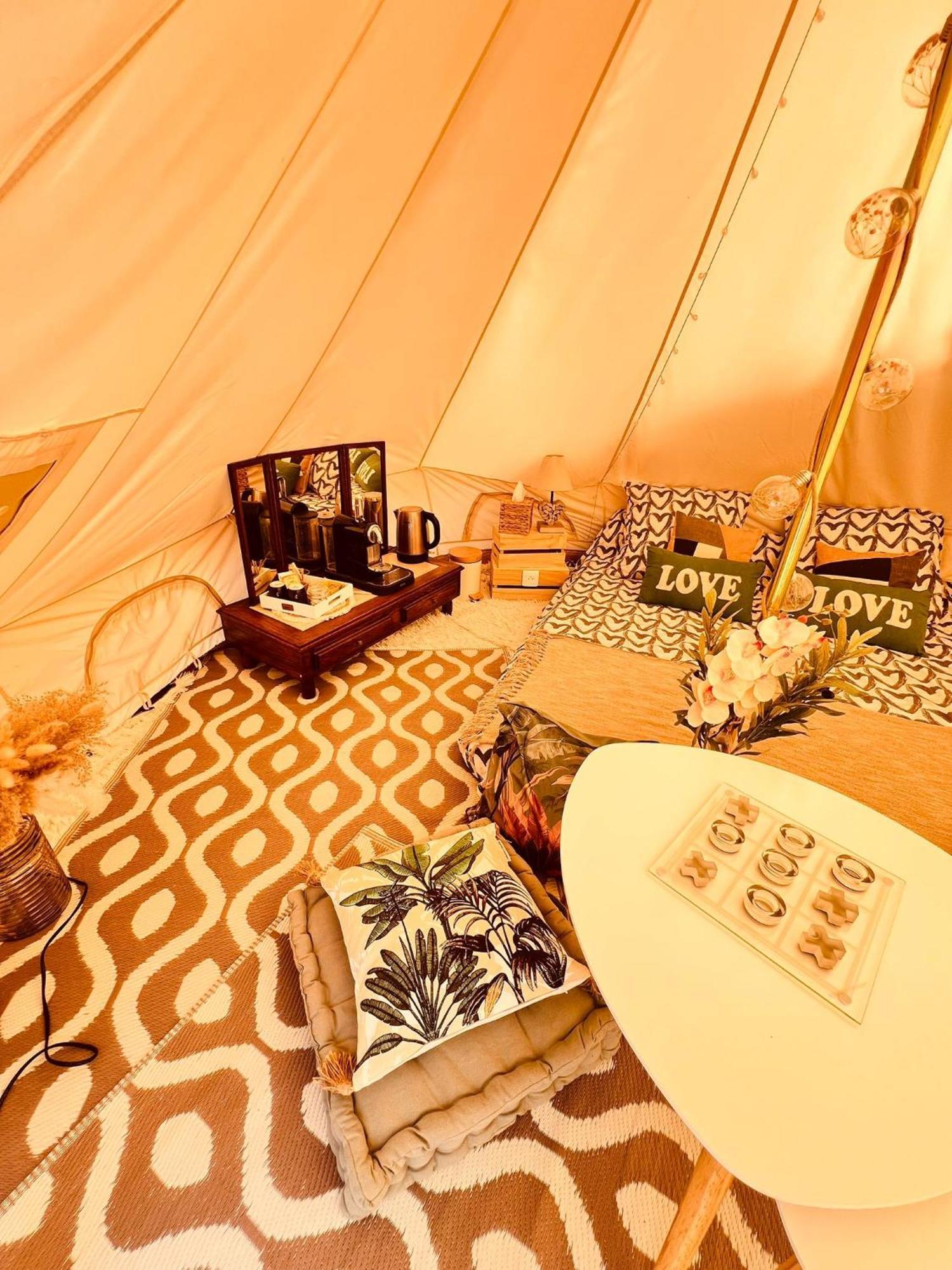 Love Room Tente Lodge Spa Mfg Chez C&C, Exclusivement Reservee Aux Adultes カンタロン エクステリア 写真