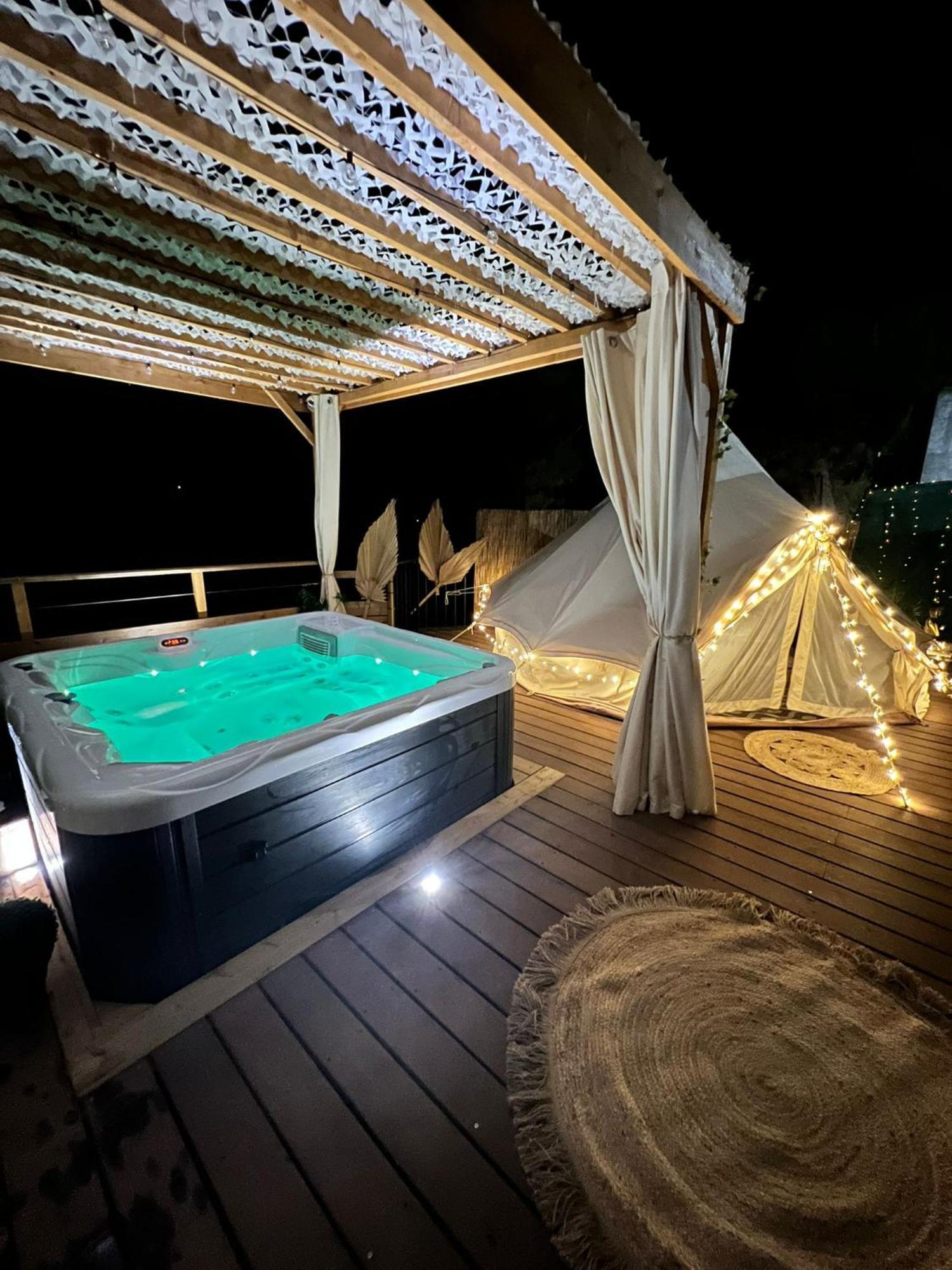 Love Room Tente Lodge Spa Mfg Chez C&C, Exclusivement Reservee Aux Adultes カンタロン エクステリア 写真
