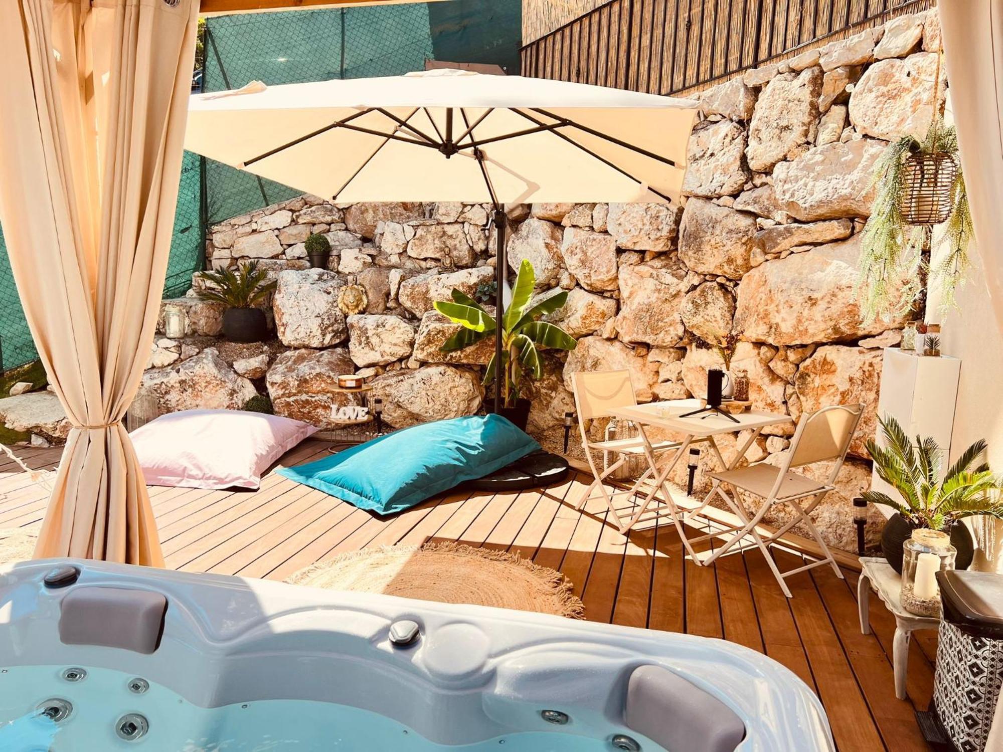 Love Room Tente Lodge Spa Mfg Chez C&C, Exclusivement Reservee Aux Adultes カンタロン エクステリア 写真